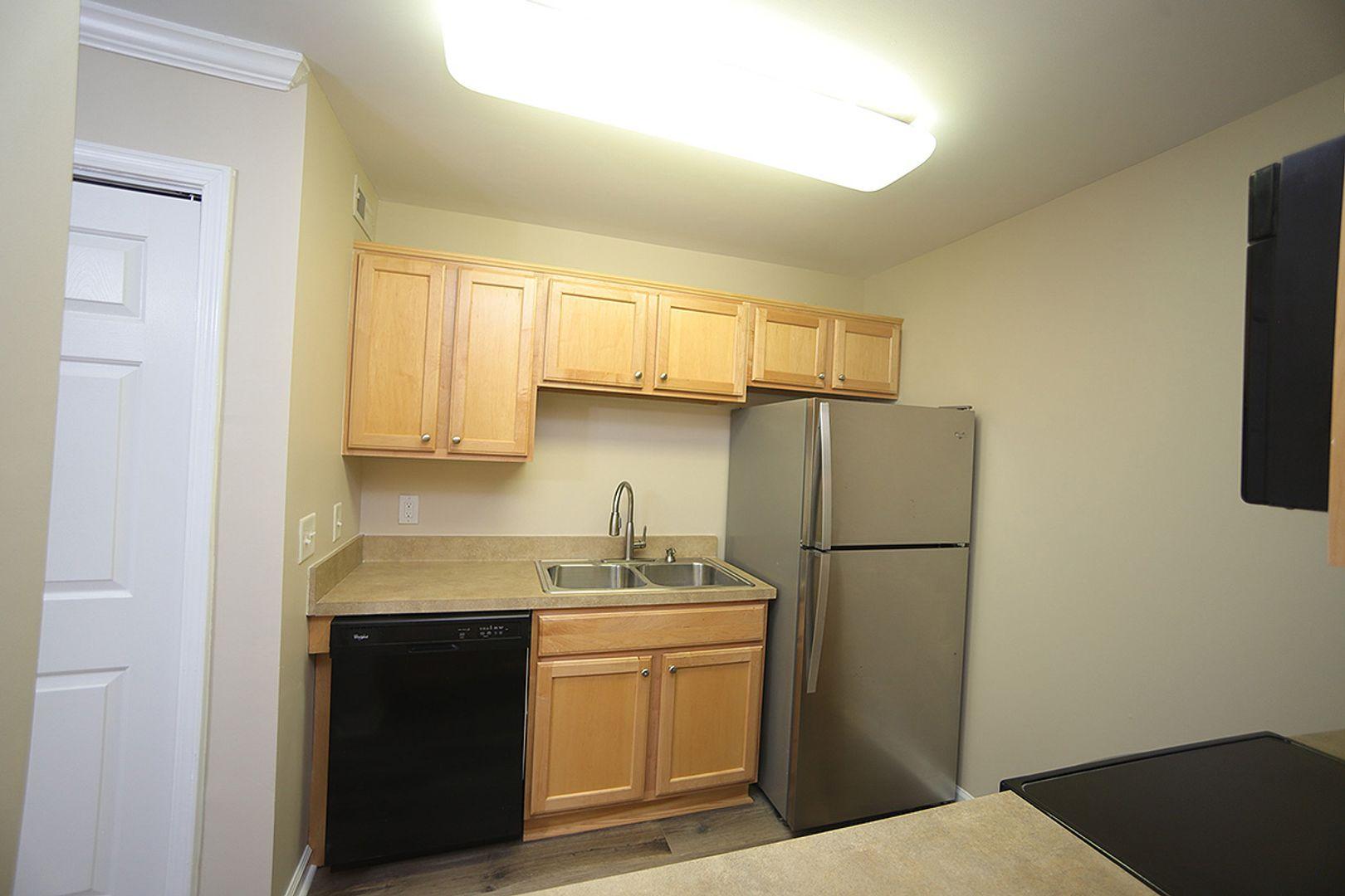 2216 Myron Drive # 101