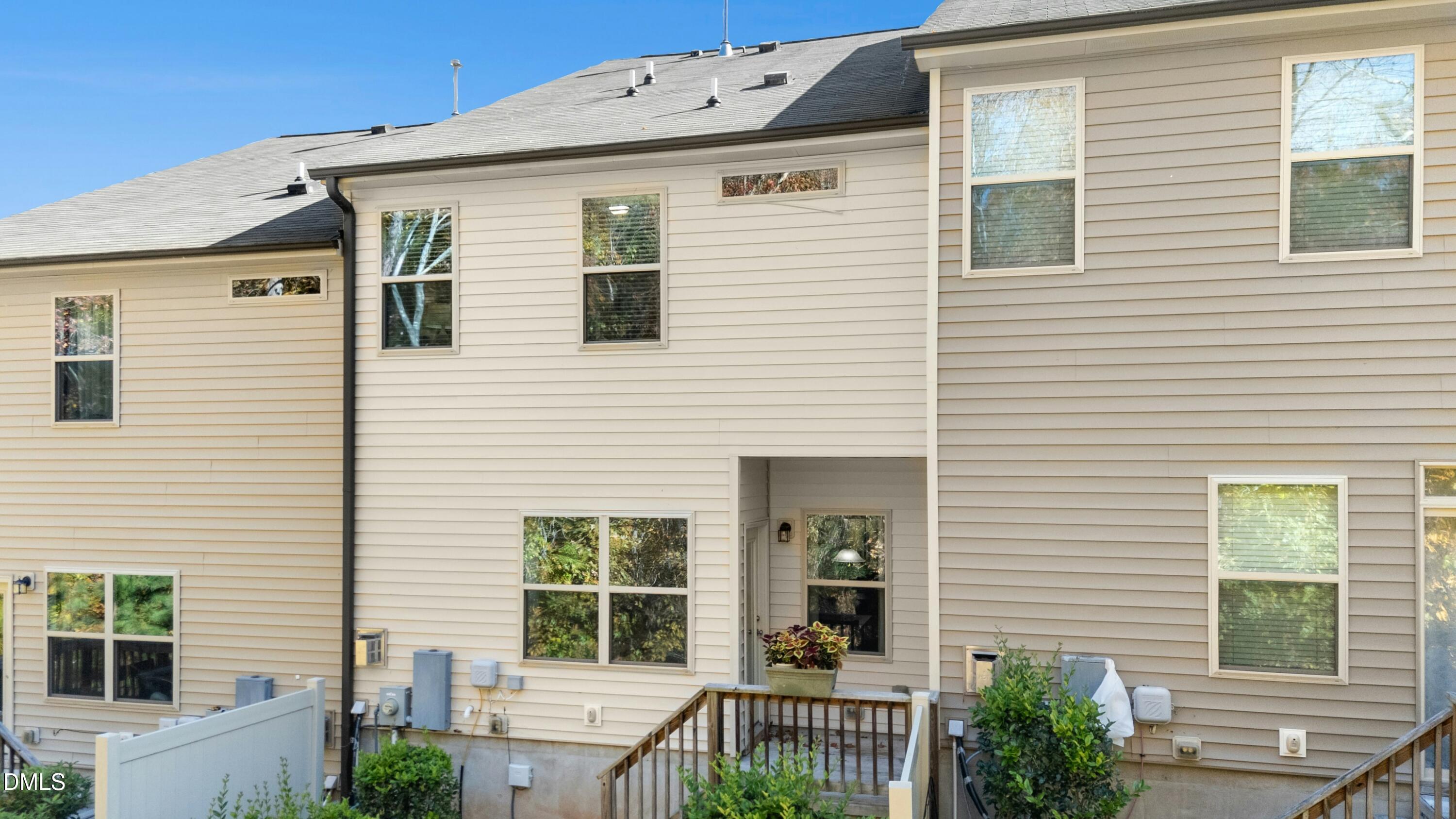 1143 Searstone Court