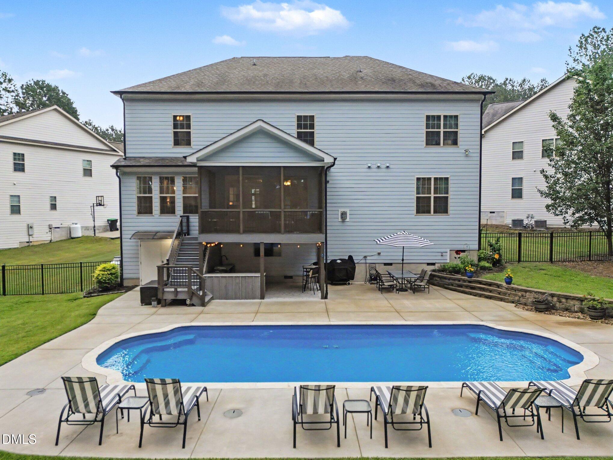 294 Dongola Street