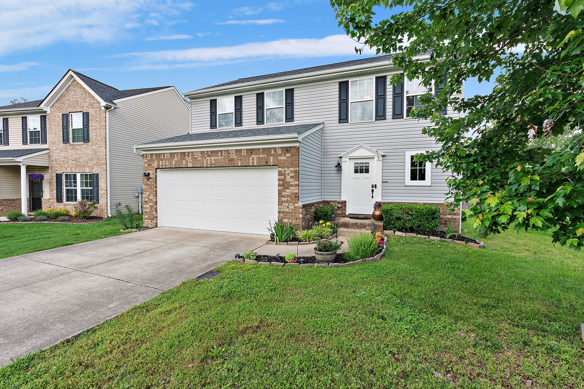1320 Scarcroft Ln