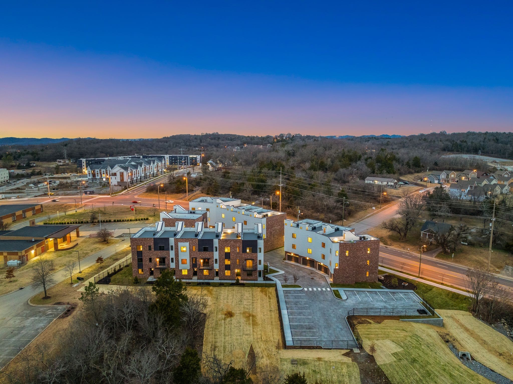 496 W Trinity Ln Unit: 1