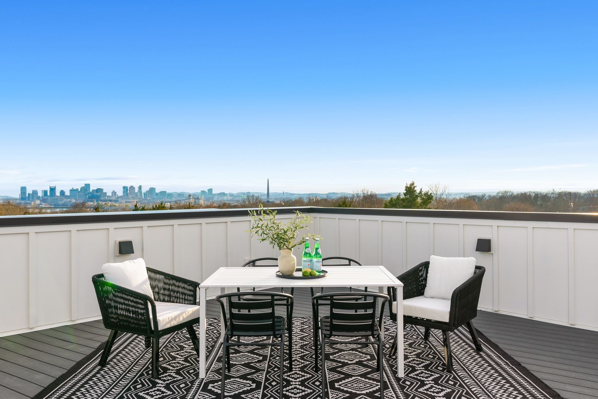 496 W Trinity Ln Unit: 1