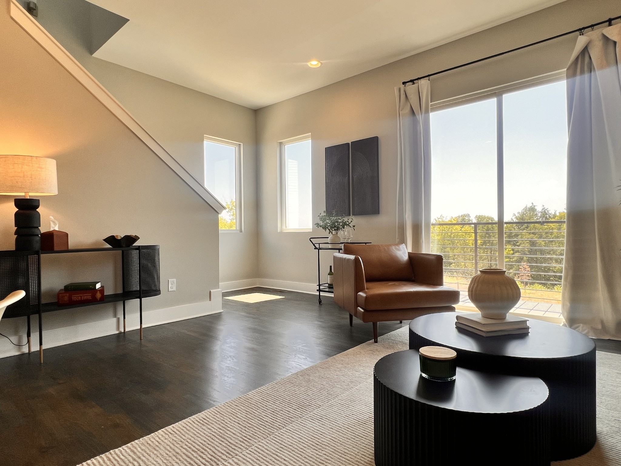 496 W Trinity Ln Unit: 1