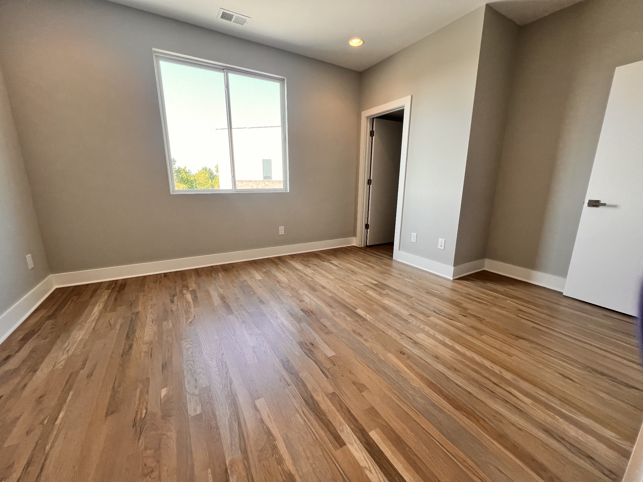 492 West Trinity Ln Unit: 8