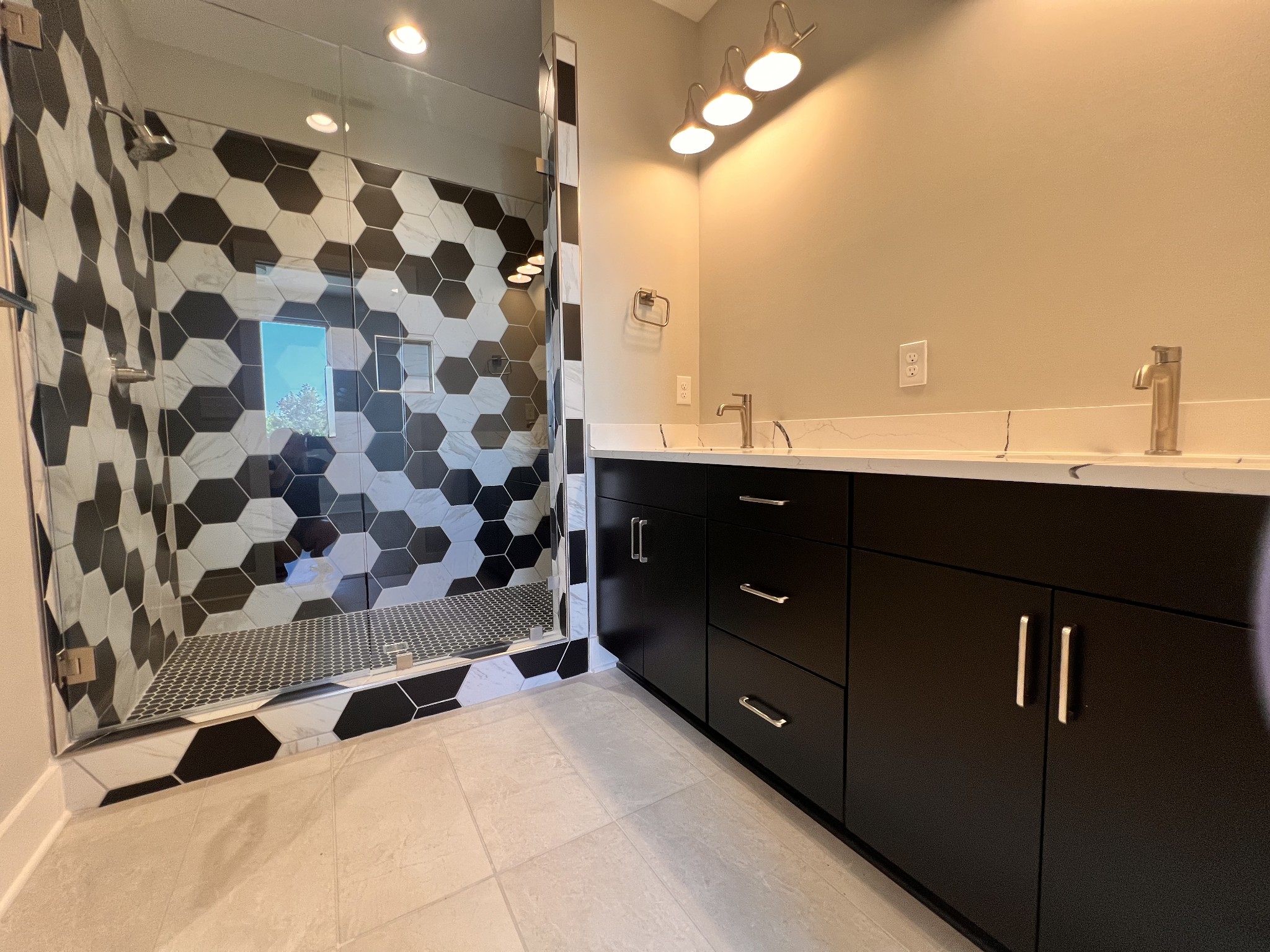 492 West Trinity Ln Unit: 8