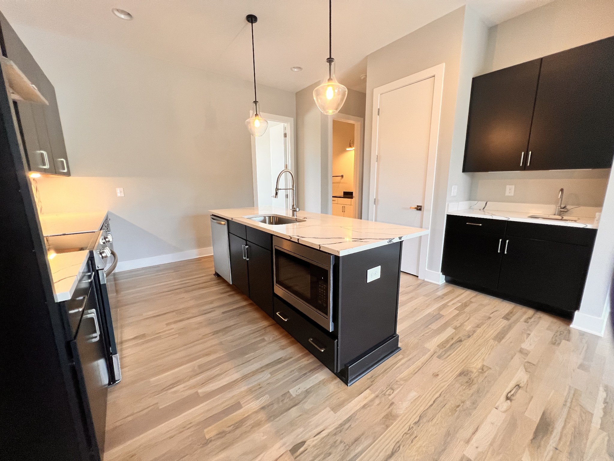 492 West Trinity Ln Unit: 8