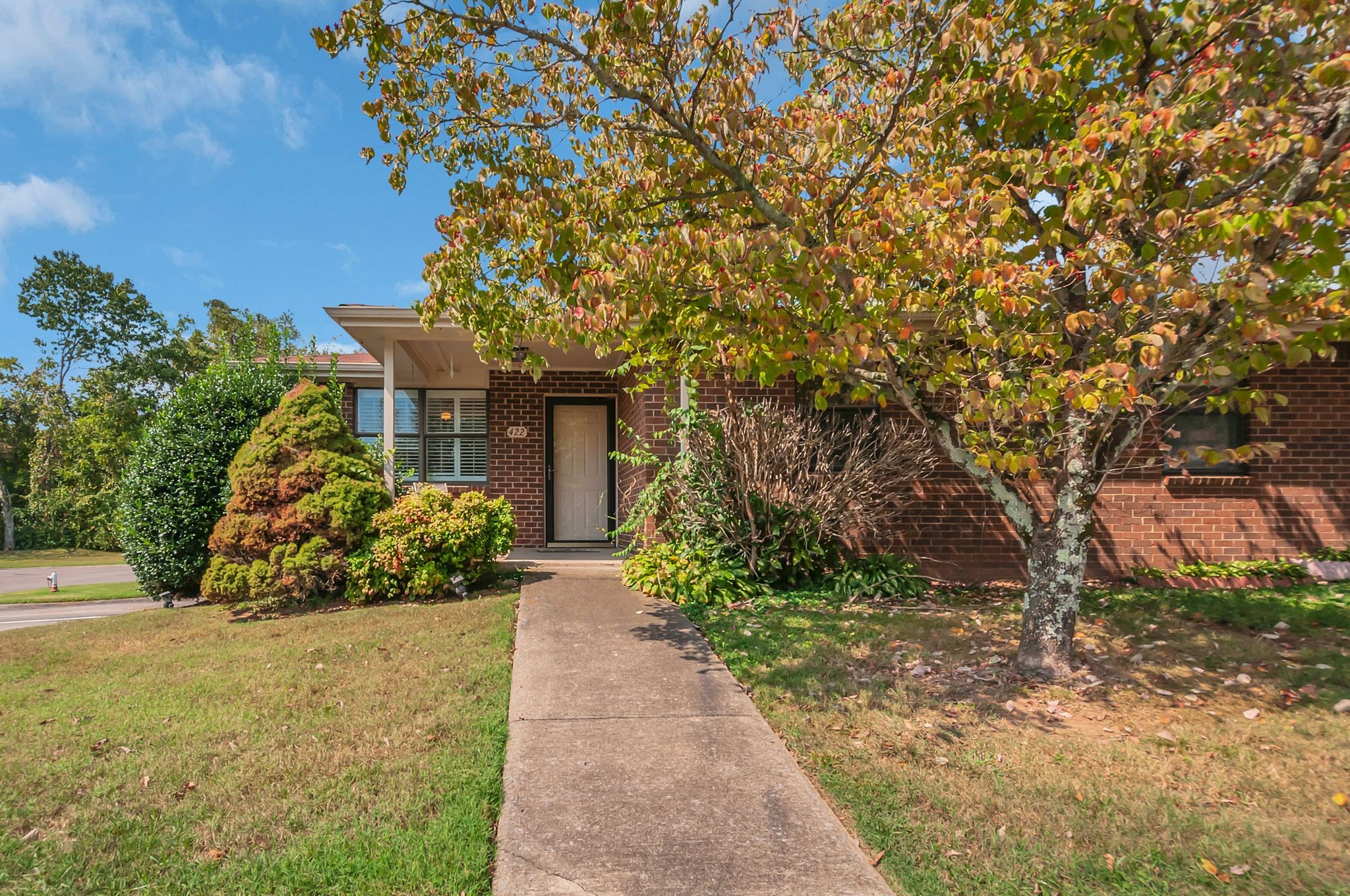 422 Deer Lake Dr