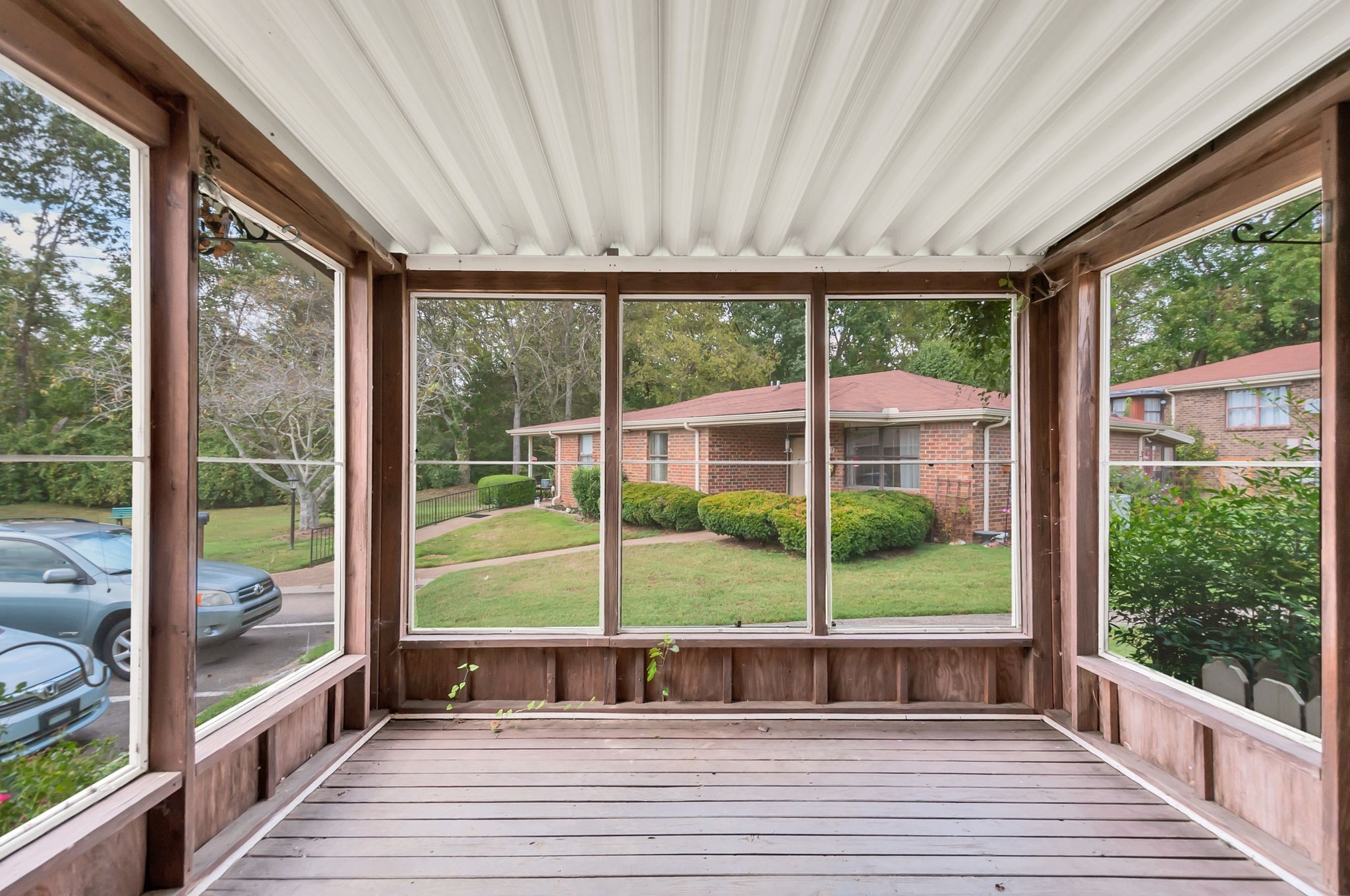 422 Deer Lake Dr