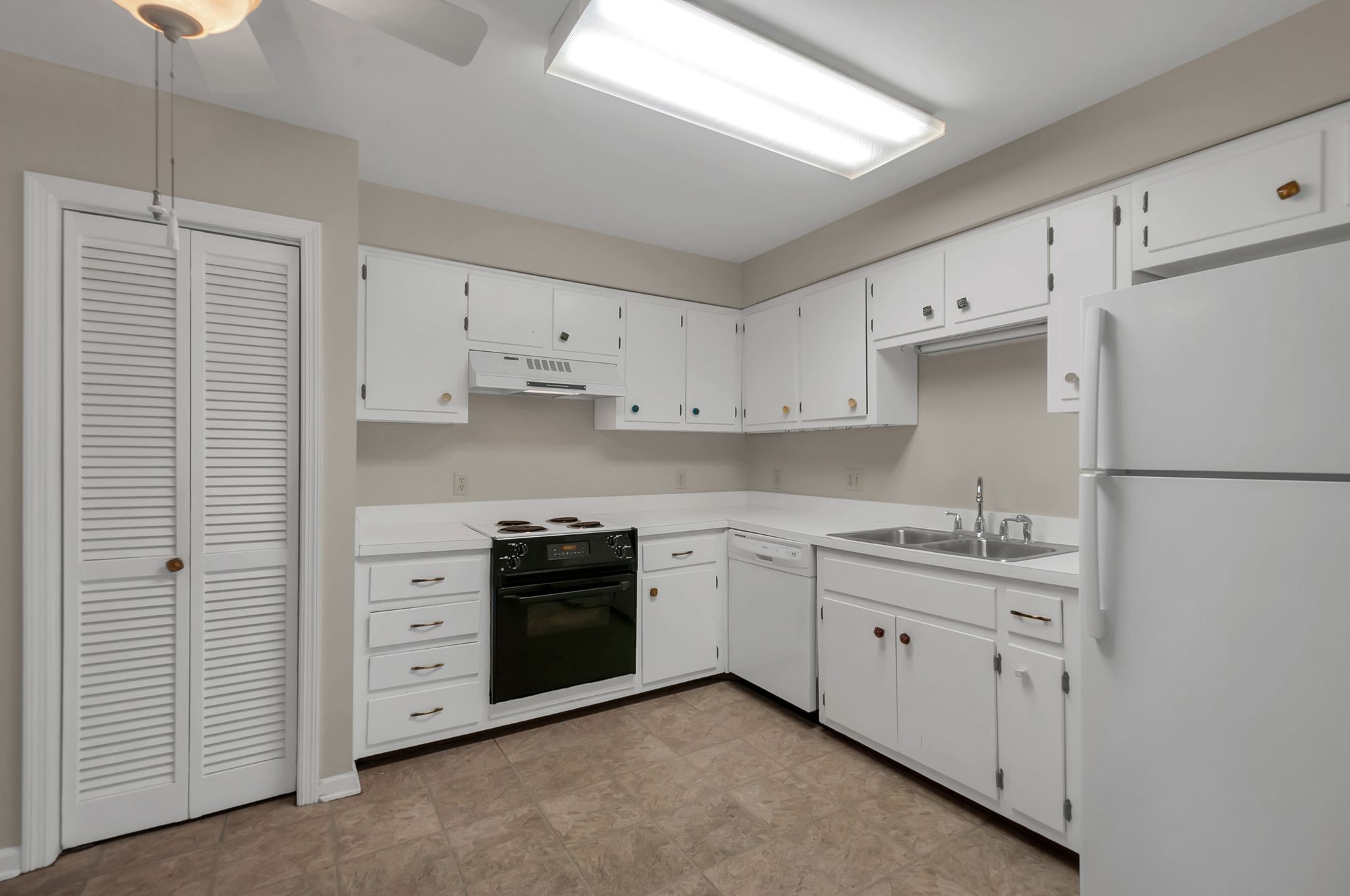 422 Deer Lake Dr