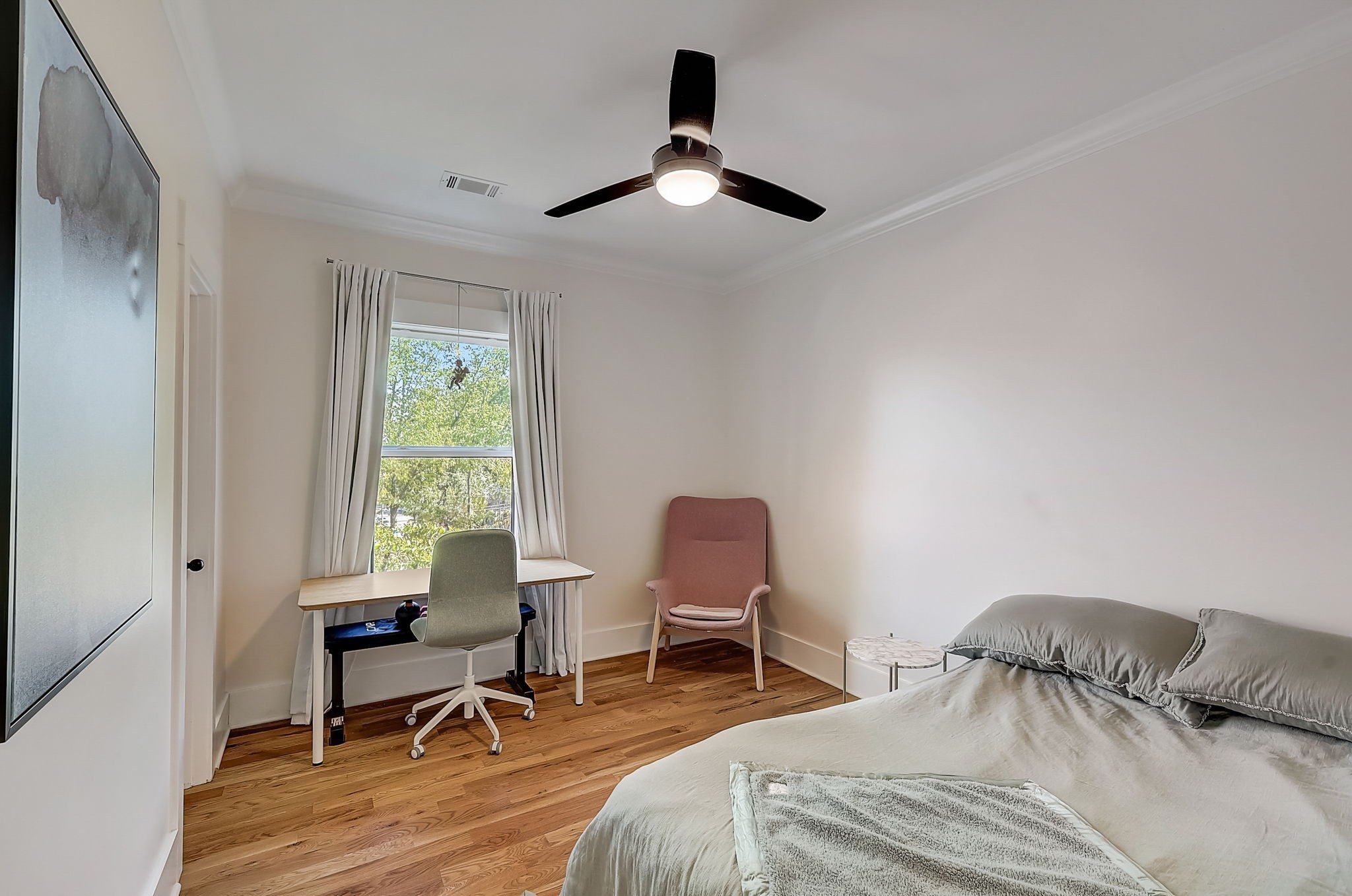 1009A Caldwell Ave