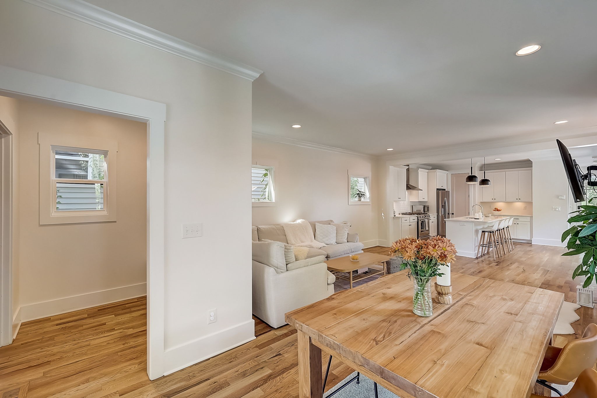 1009A Caldwell Ave