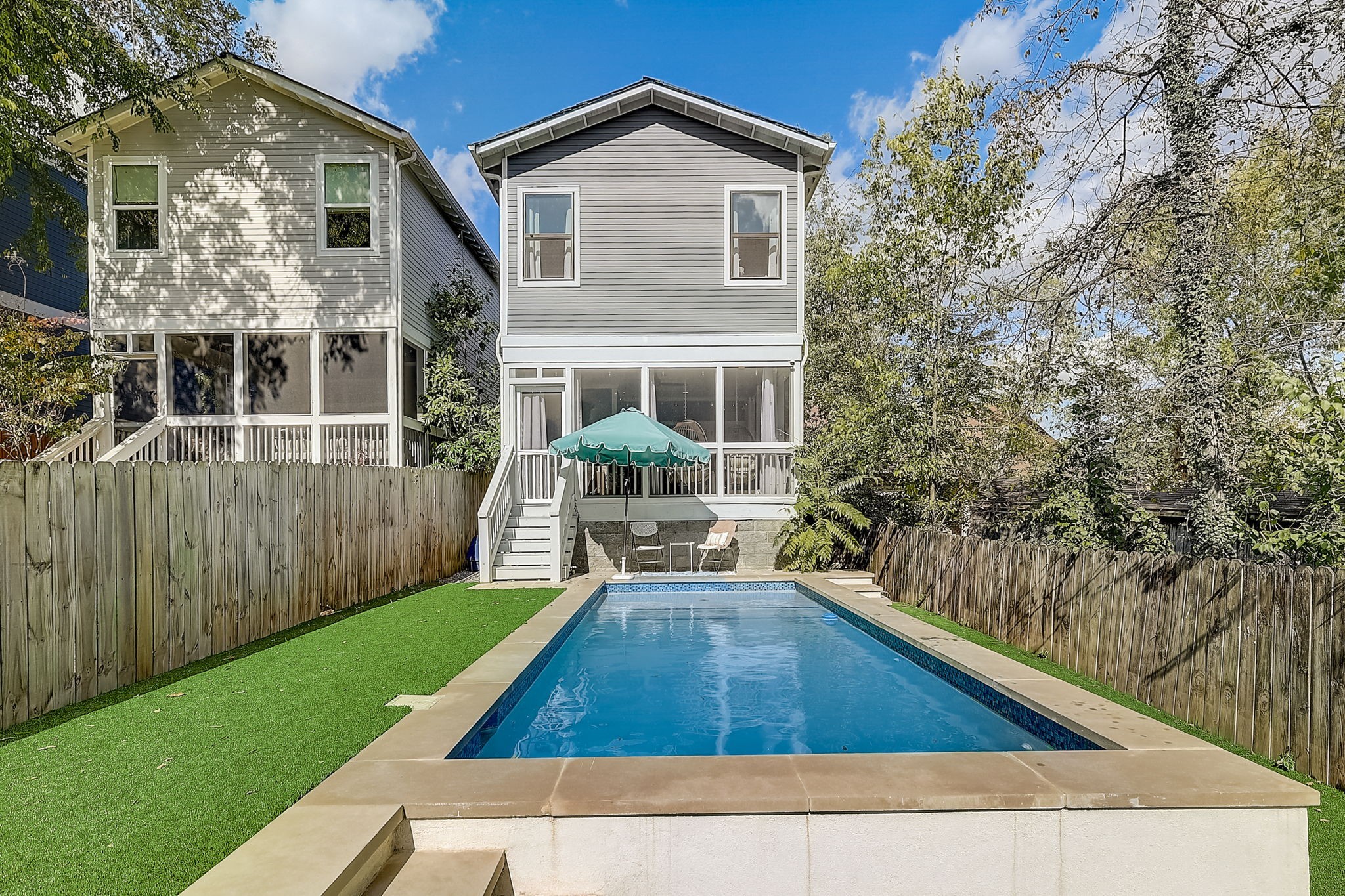 1009A Caldwell Ave