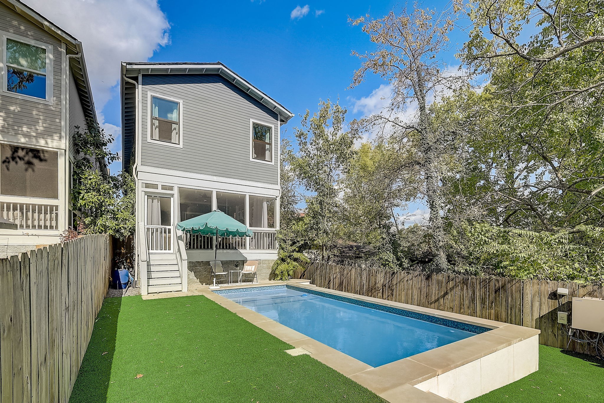 1009A Caldwell Ave