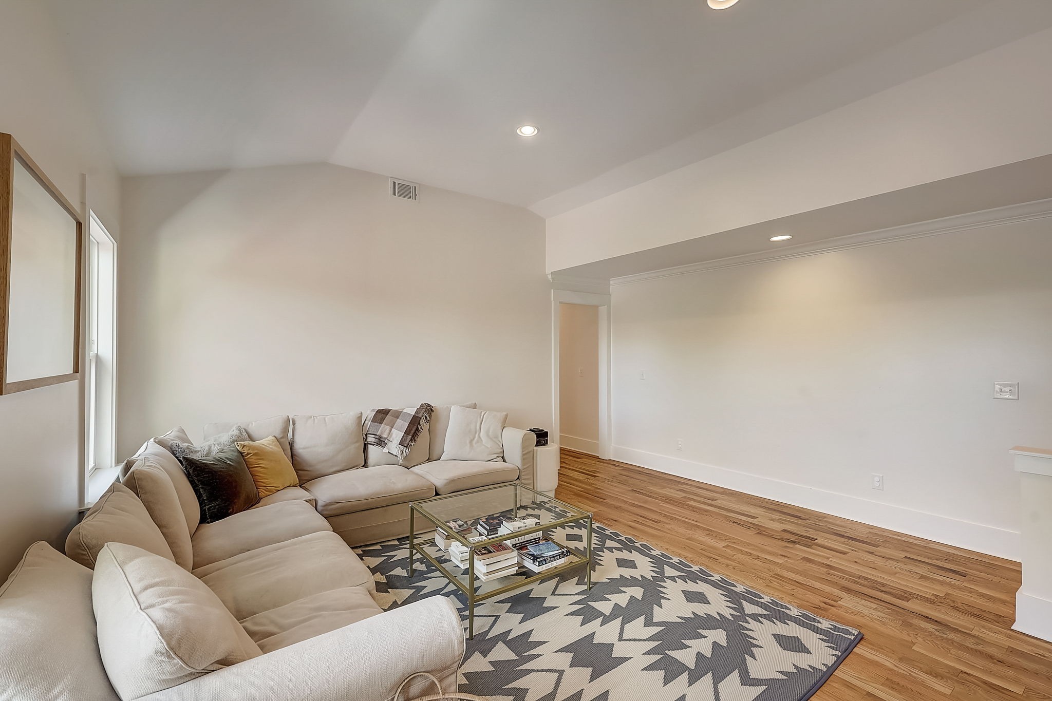 1009A Caldwell Ave