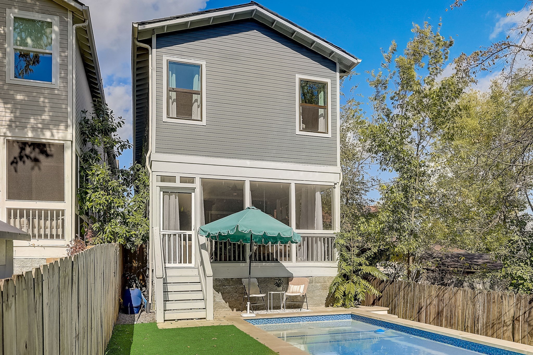 1009A Caldwell Ave