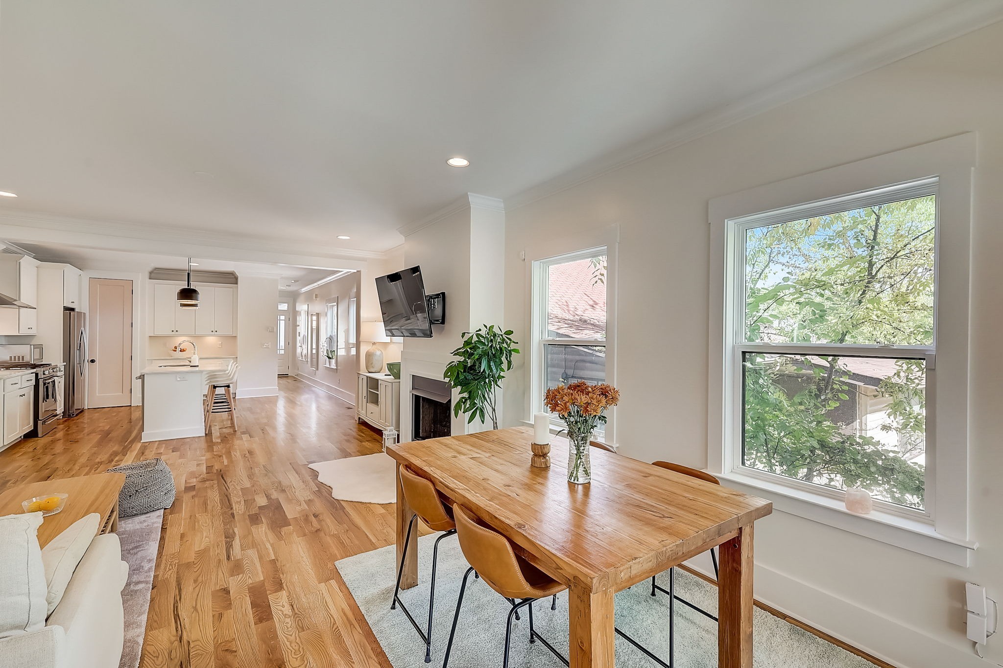 1009A Caldwell Ave