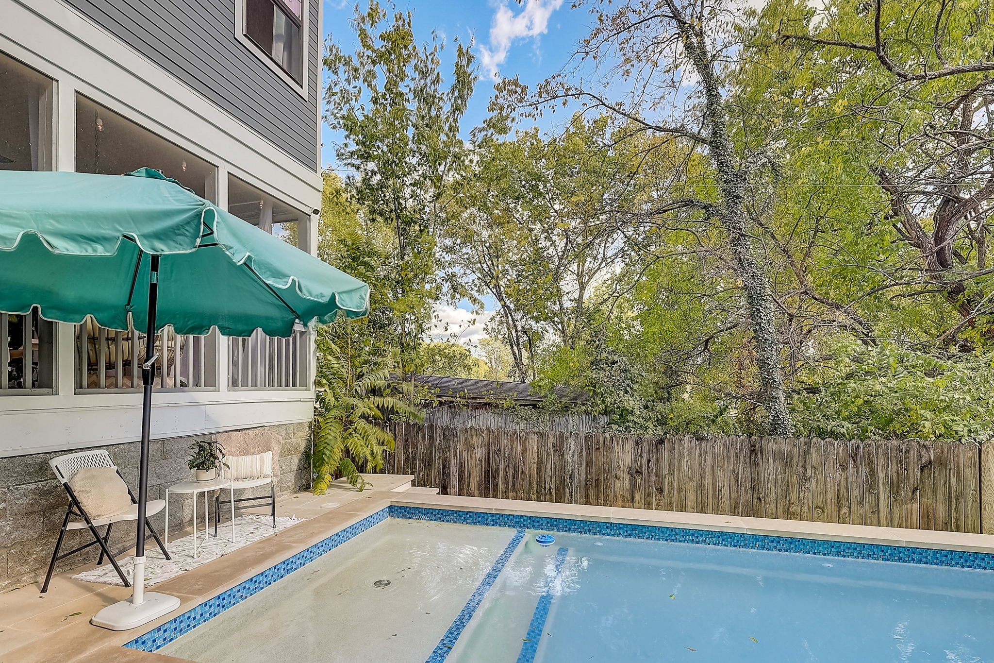 1009A Caldwell Ave