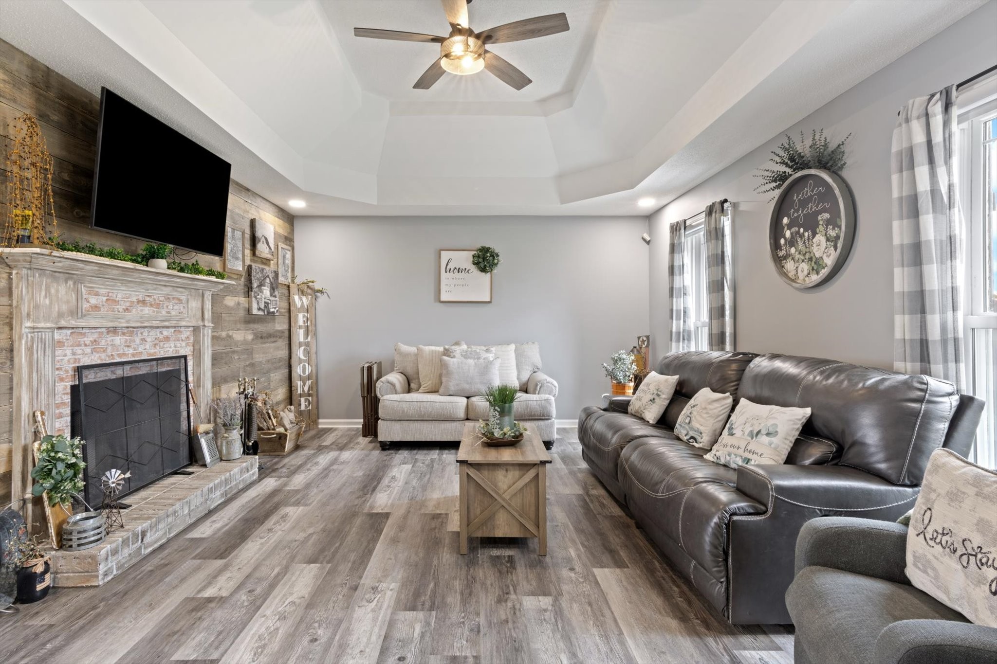 1112 Travis Pl