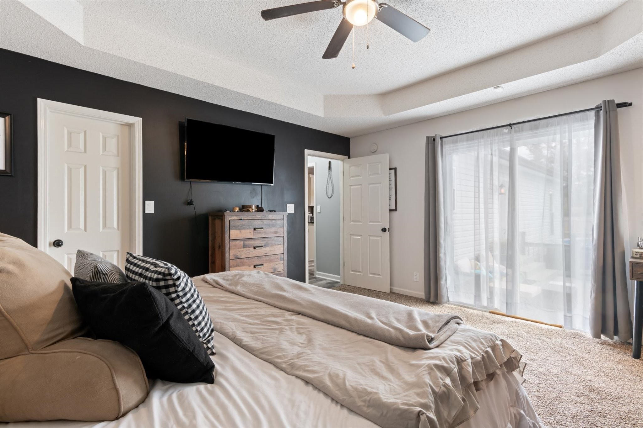 1112 Travis Pl