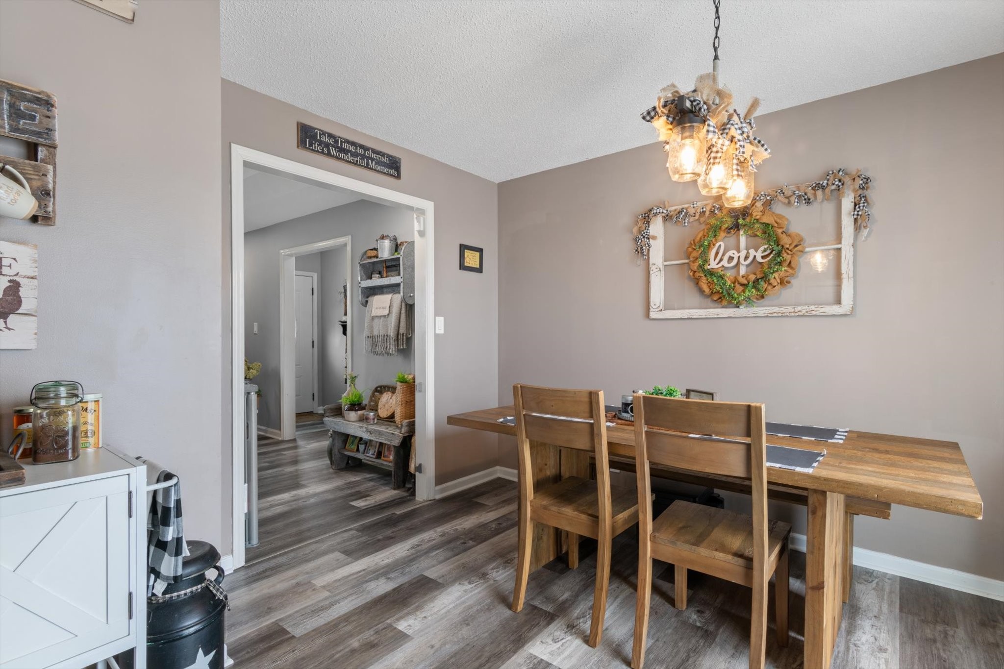 1112 Travis Pl