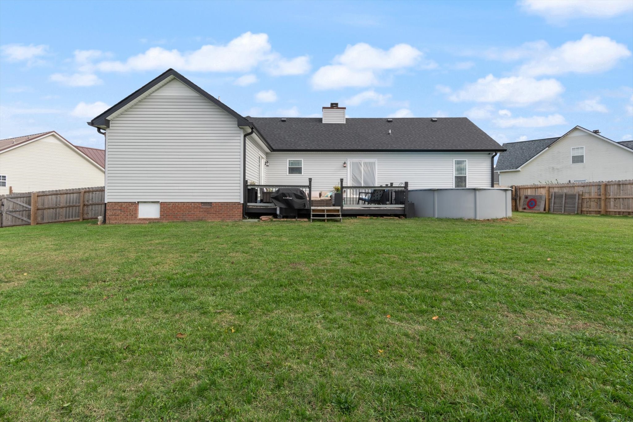 1112 Travis Pl