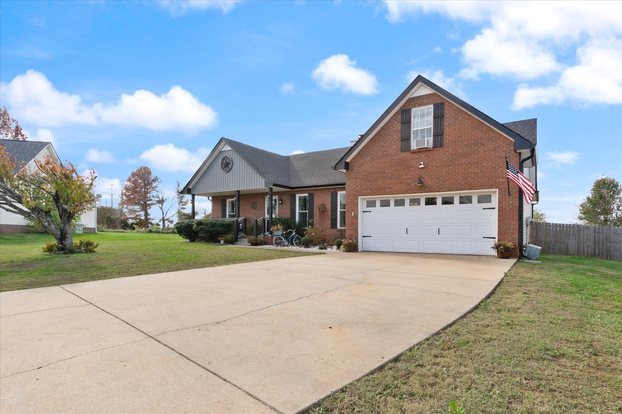 1112 Travis Pl