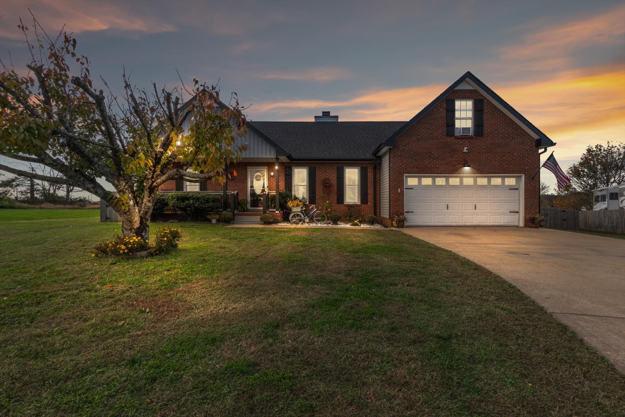 1112 Travis Pl