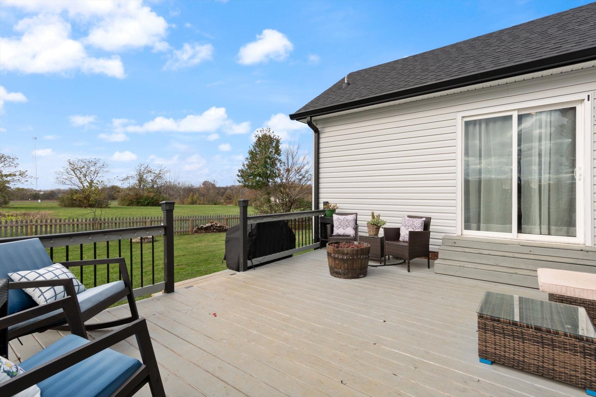 1112 Travis Pl