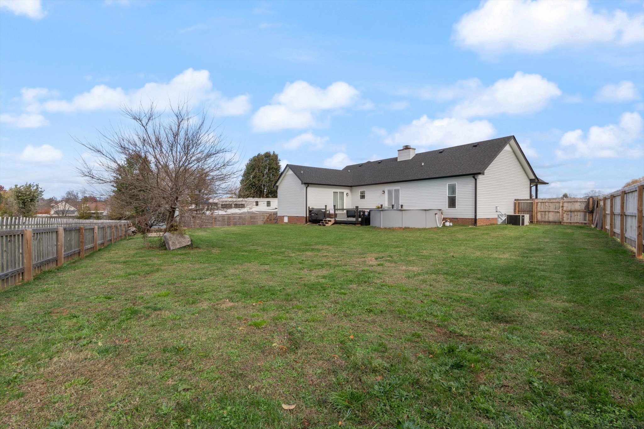 1112 Travis Pl