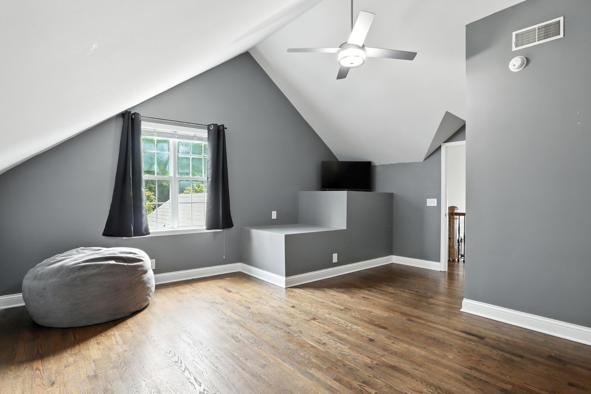 1069 Pleasant Valley Rd