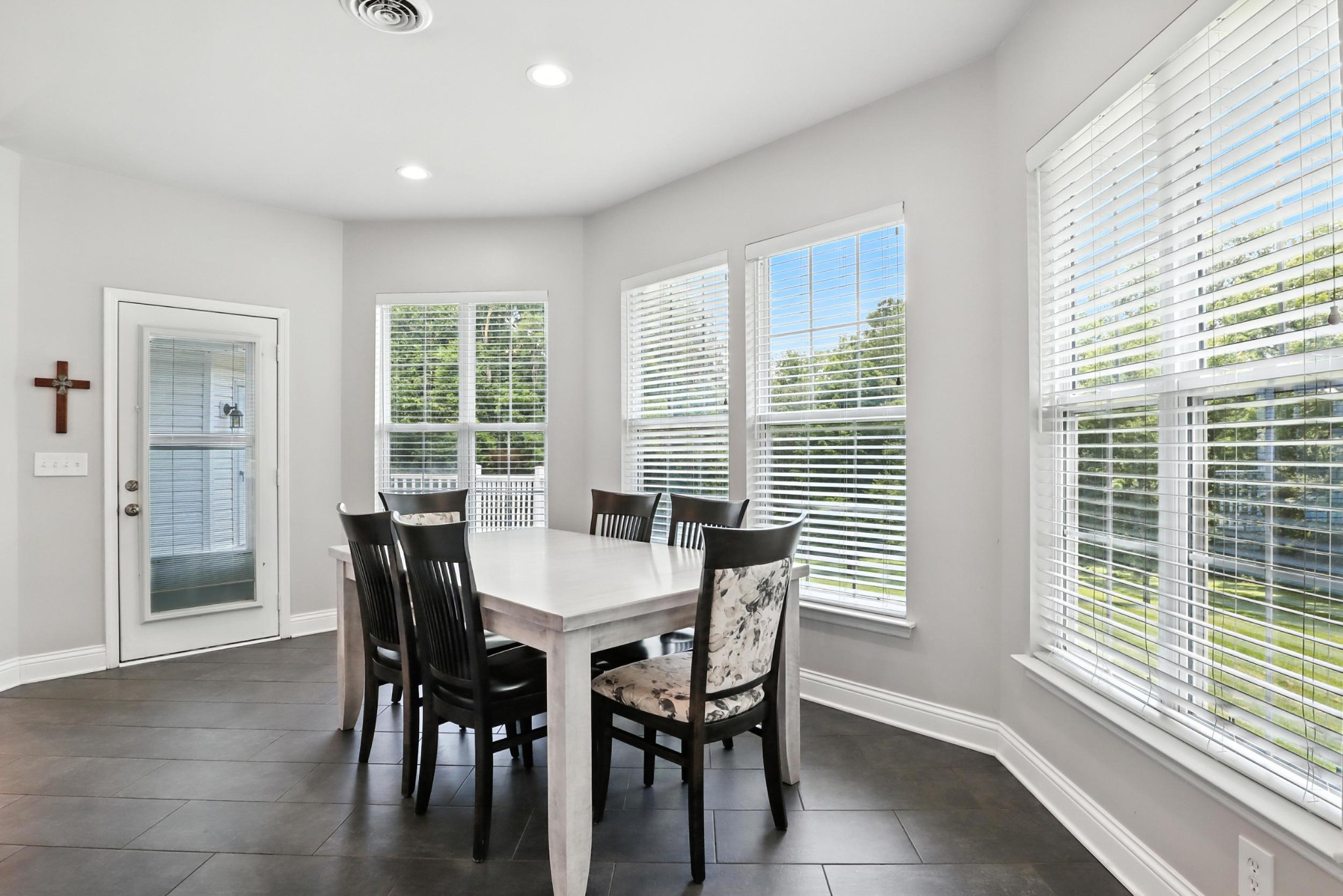 1069 Pleasant Valley Rd