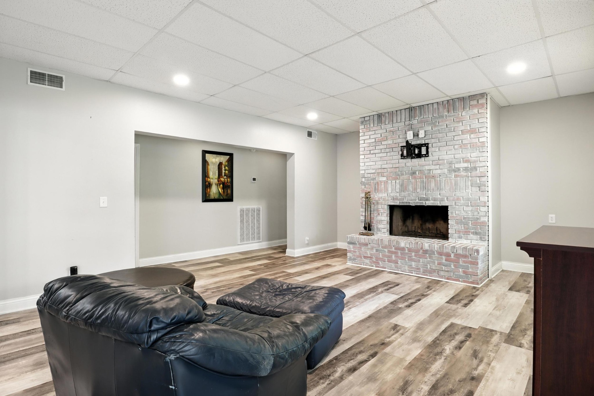 1069 Pleasant Valley Rd