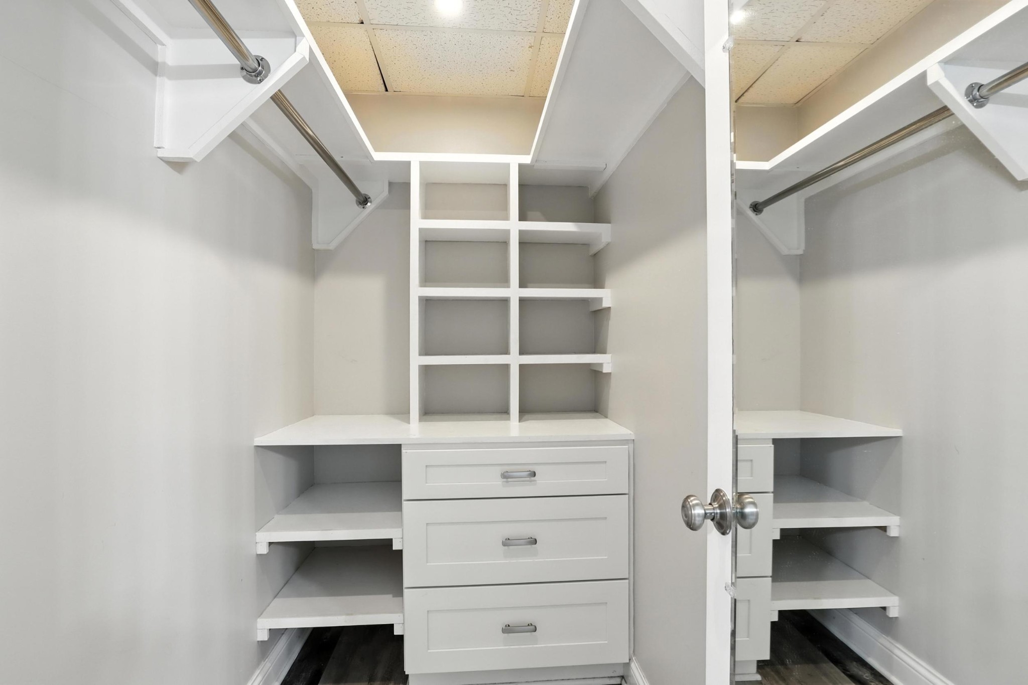 1069 Pleasant Valley Rd