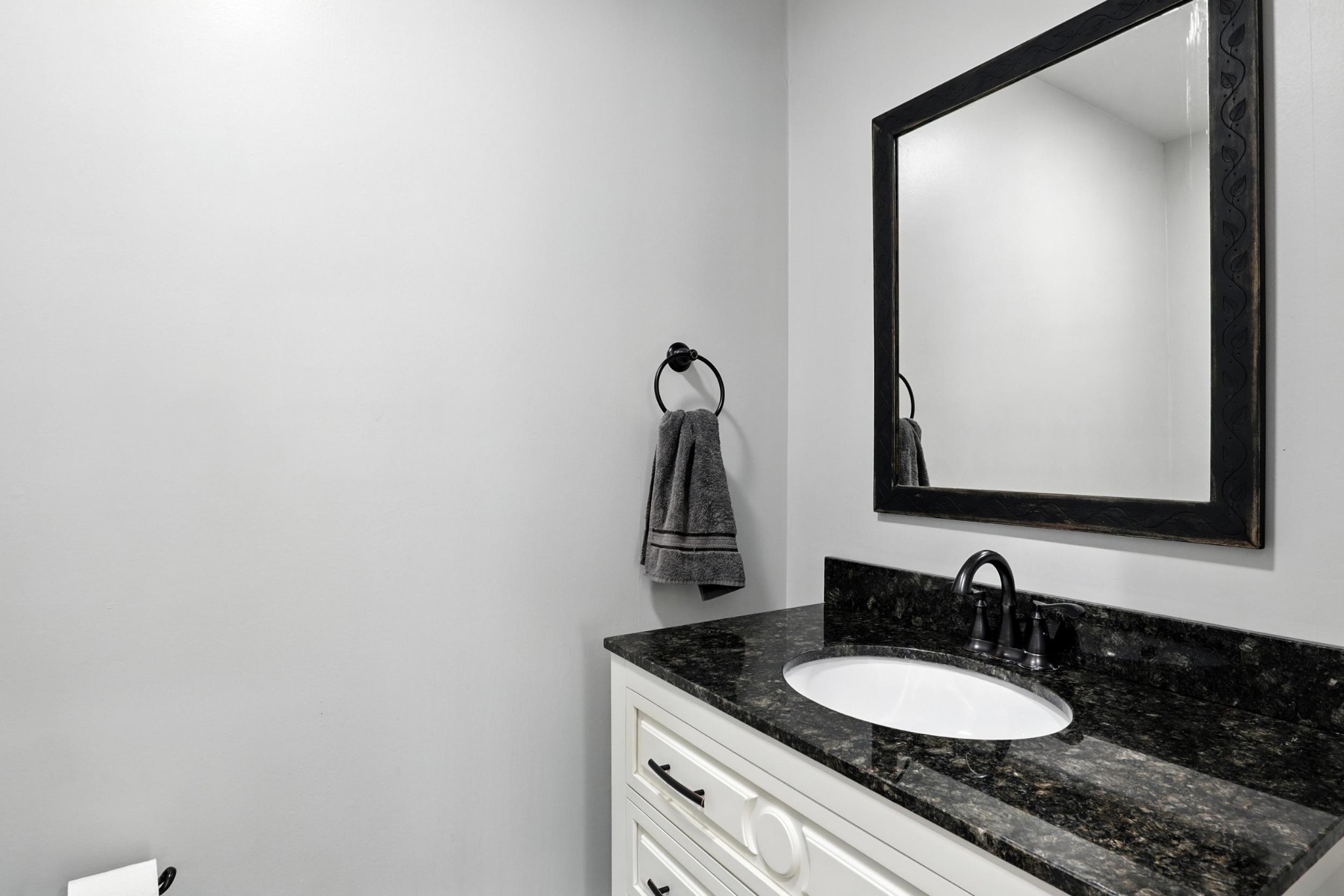 1069 Pleasant Valley Rd