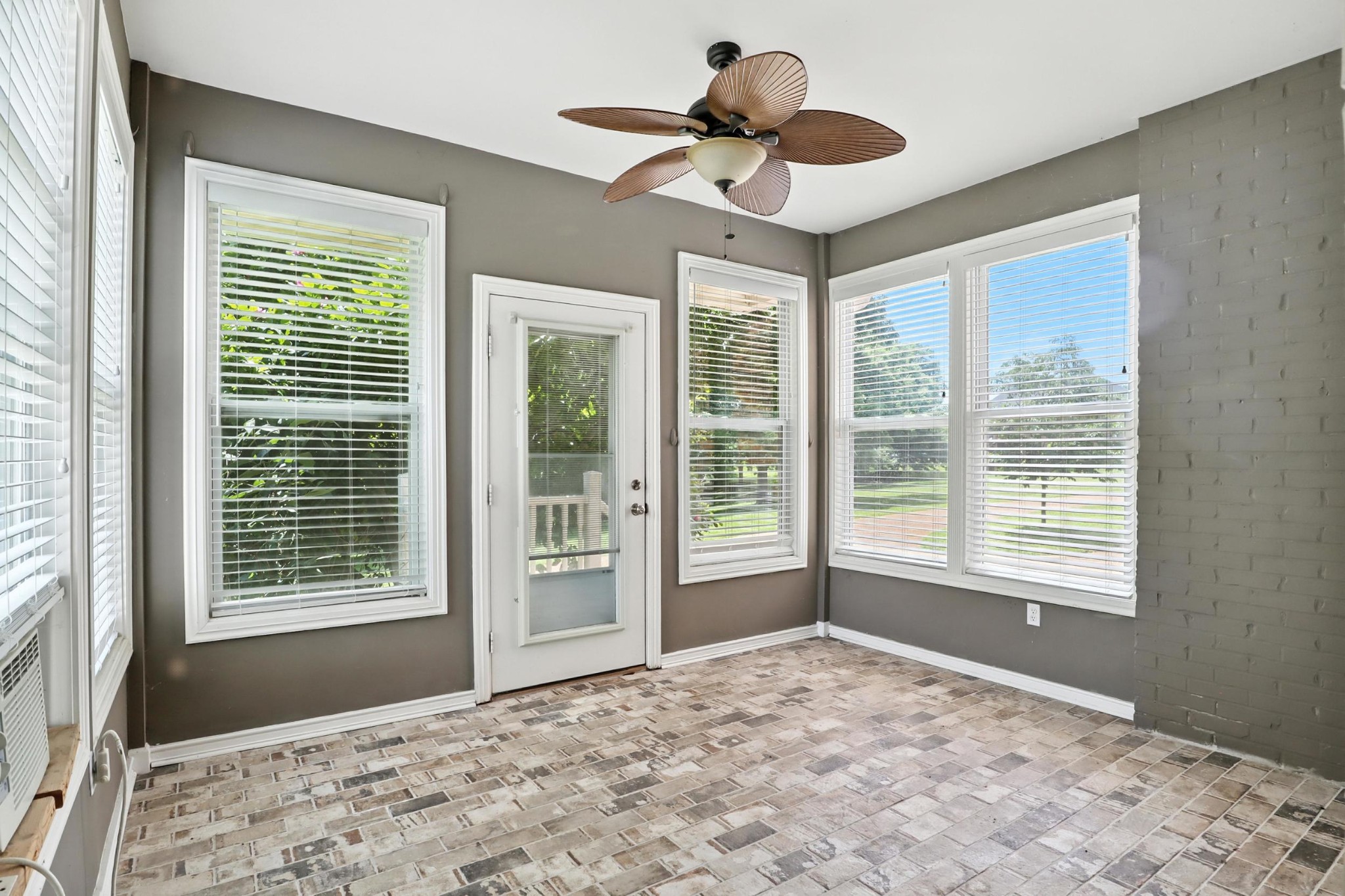 1069 Pleasant Valley Rd