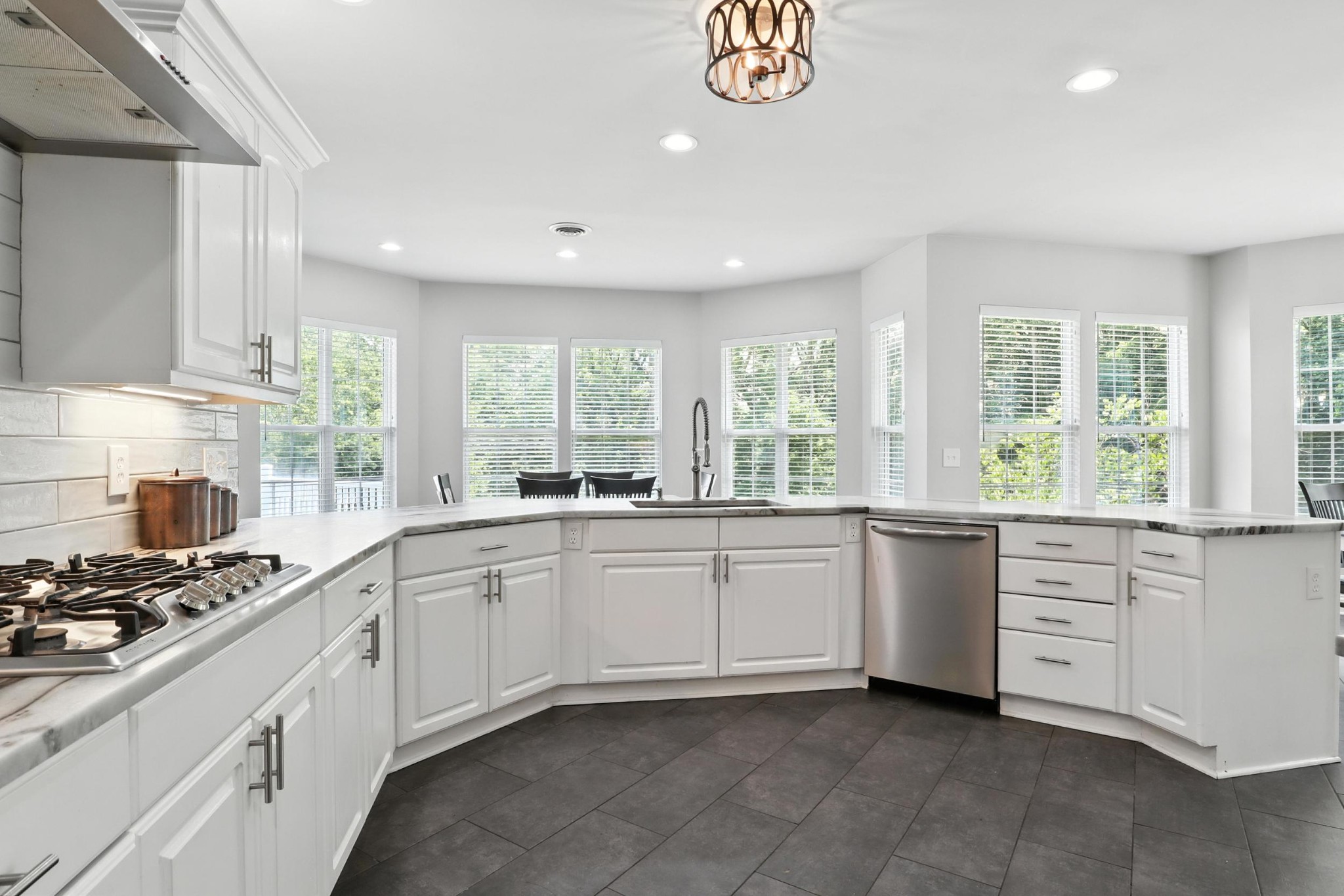 1069 Pleasant Valley Rd