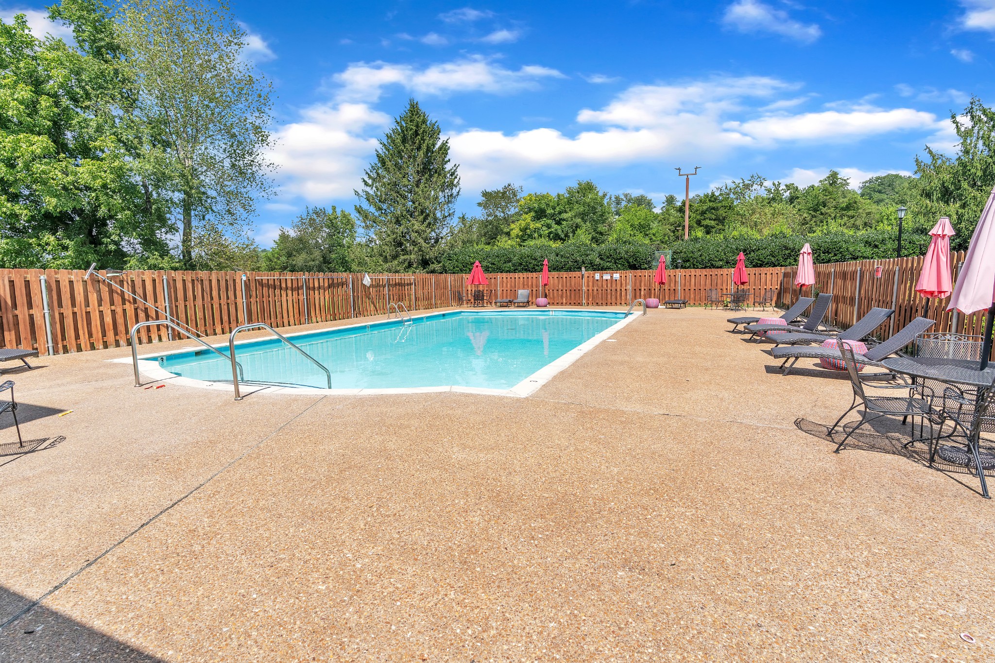 422 Evergreen Cir
