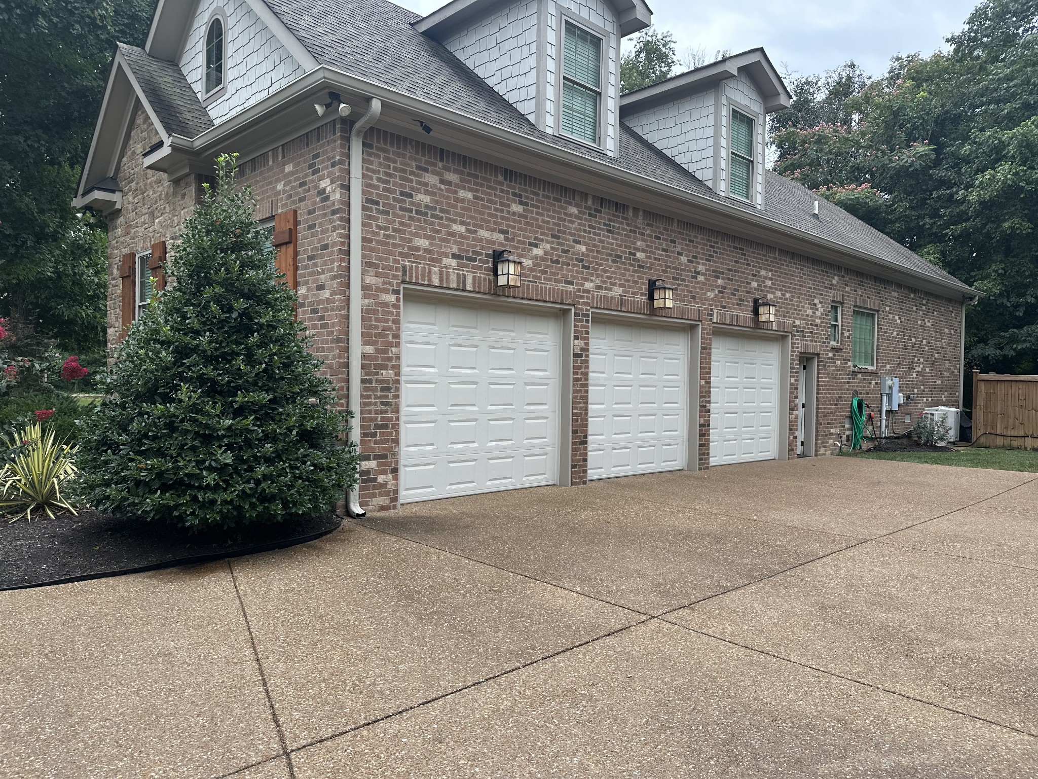 422 Evergreen Cir
