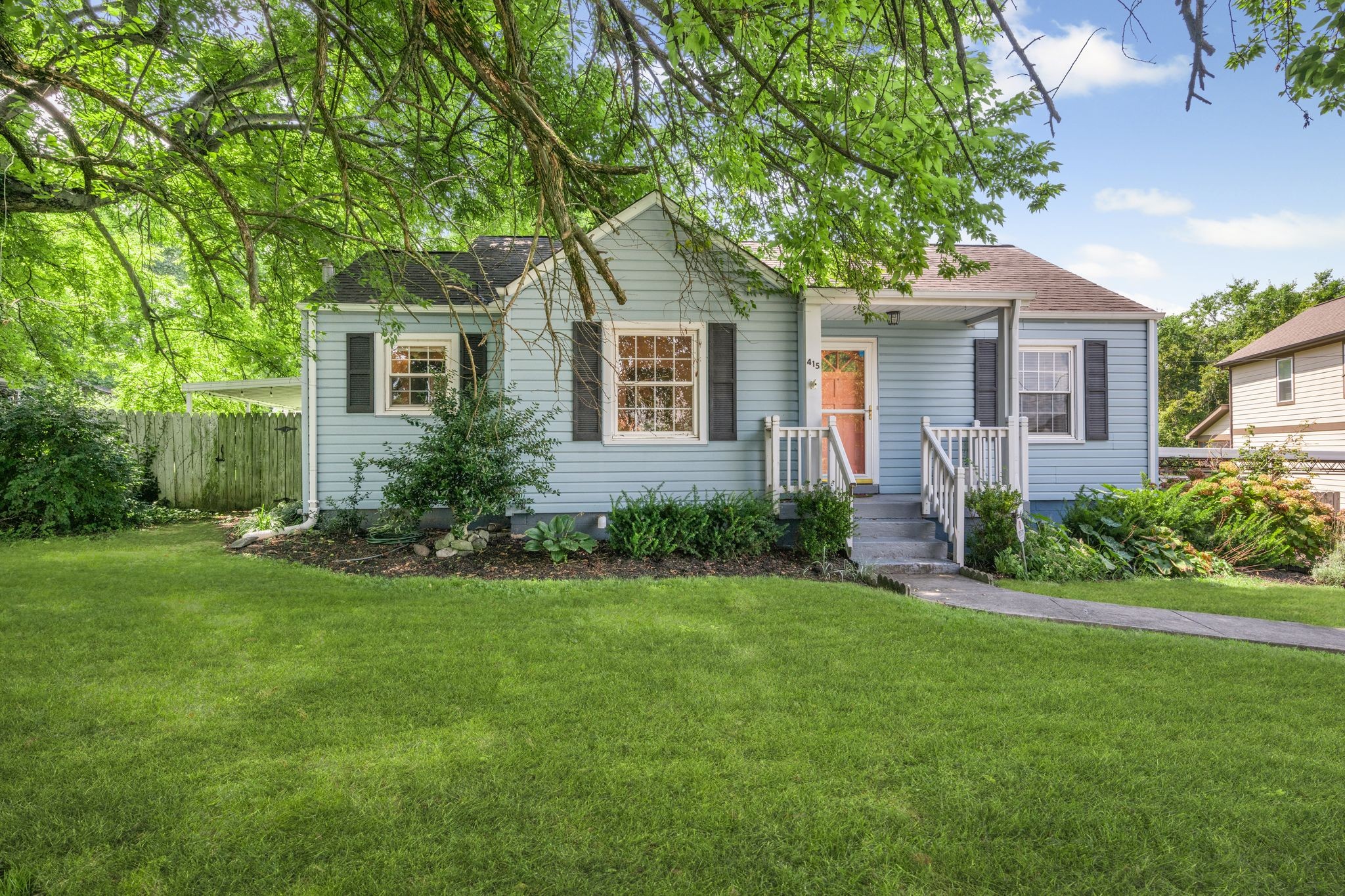 415 W Bend Dr