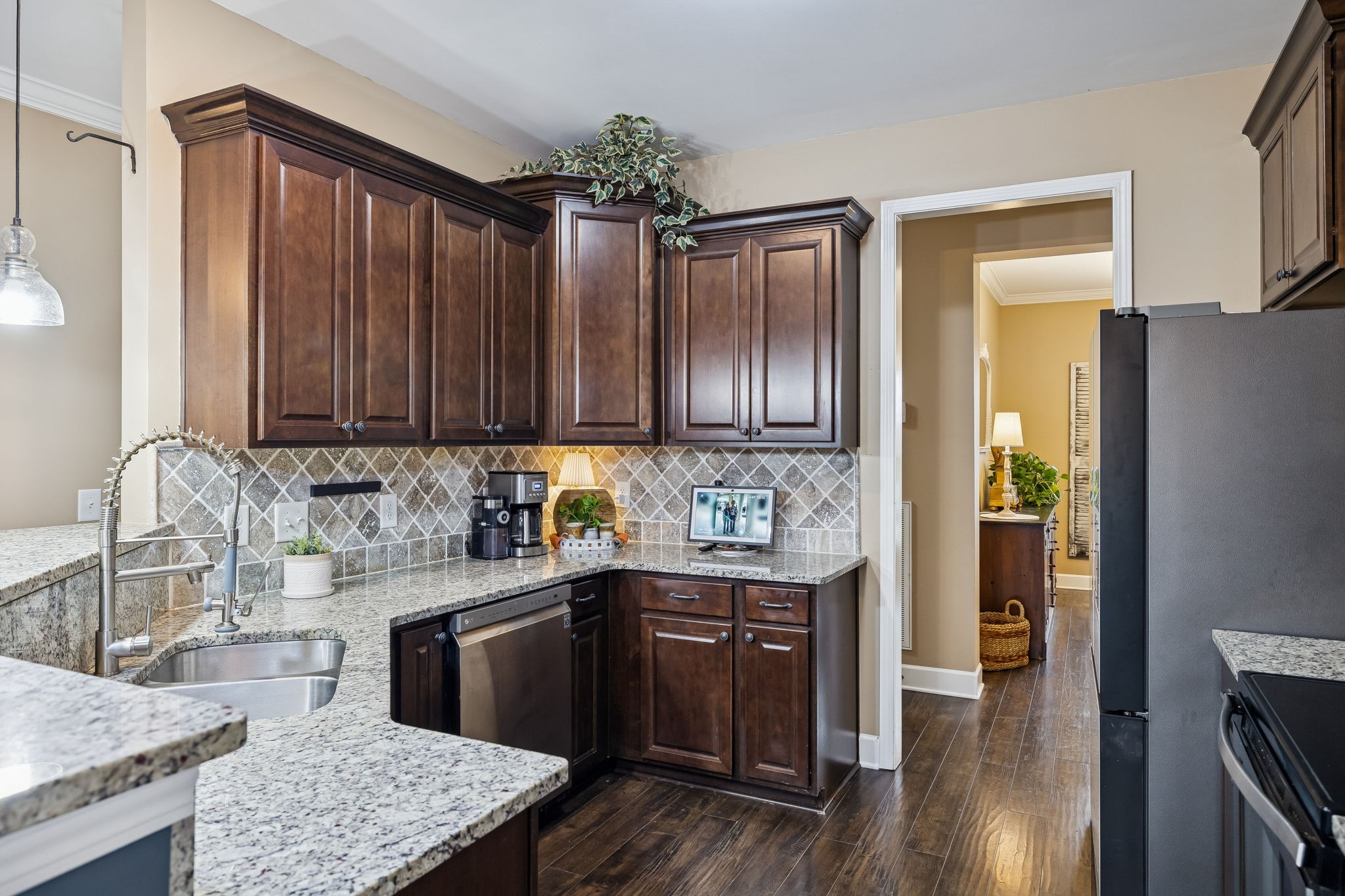 2607 Hidden Creek Way