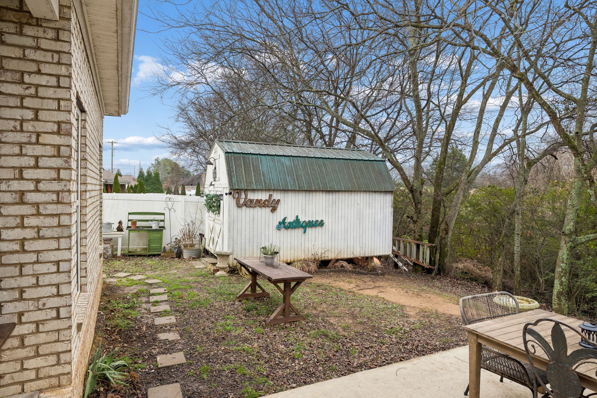 2607 Hidden Creek Way