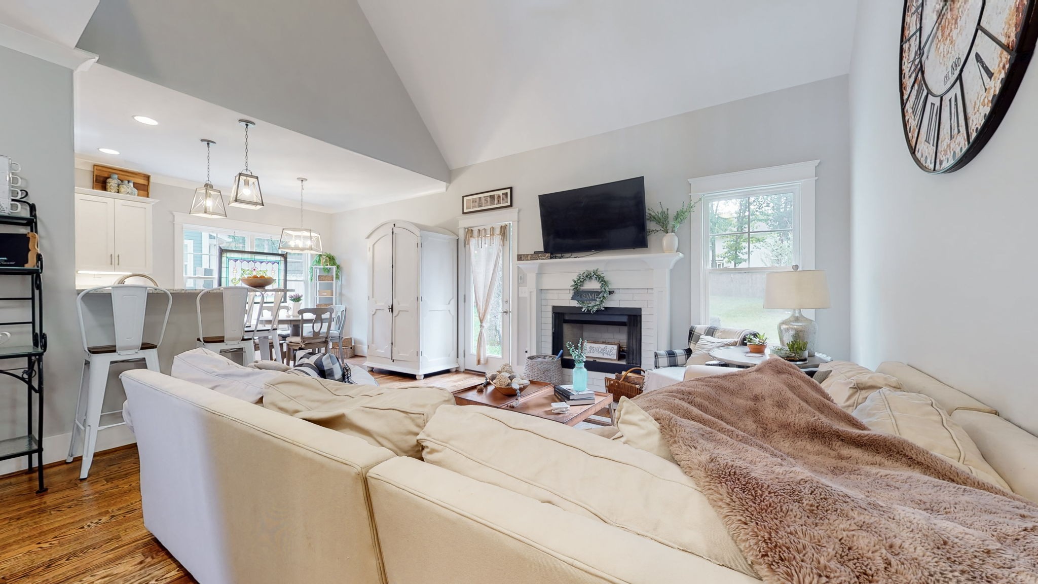 7146 Pepper Tree Cir