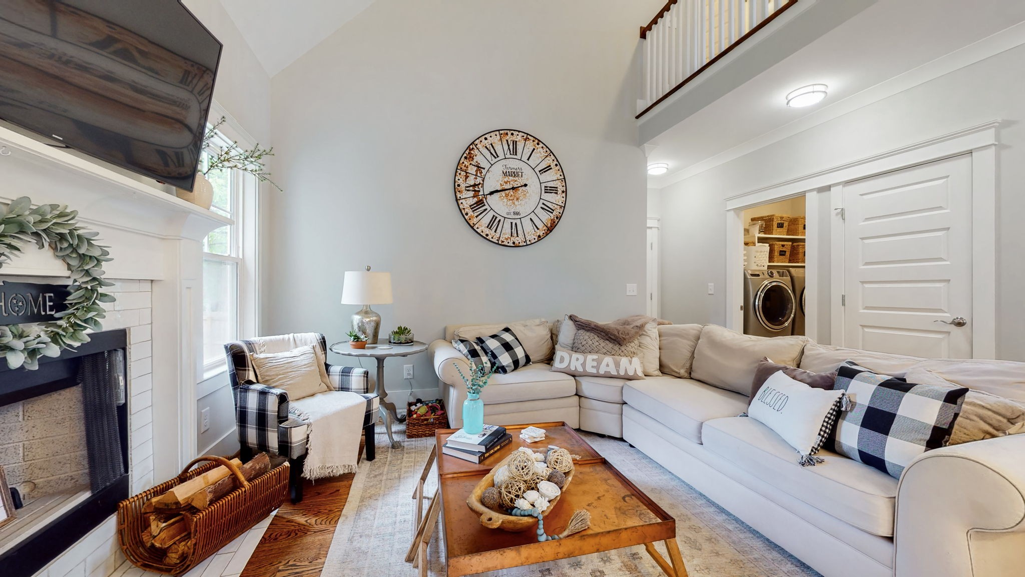 7146 Pepper Tree Cir