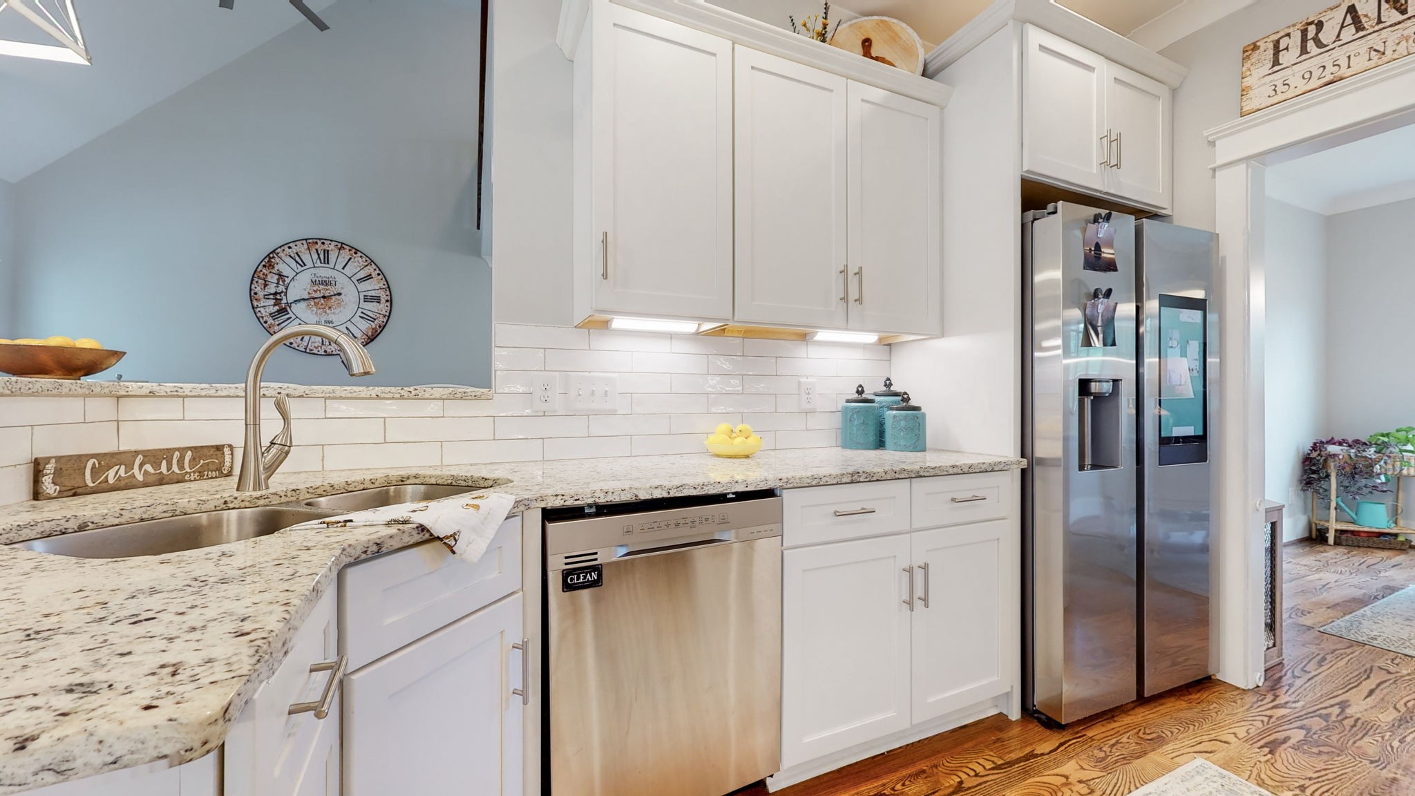 7146 Pepper Tree Cir