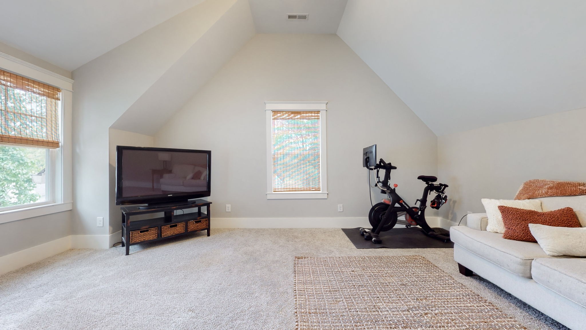 7146 Pepper Tree Cir