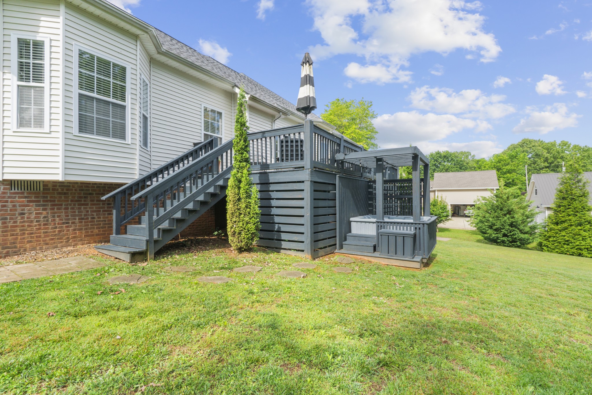 202 Contrary Rd