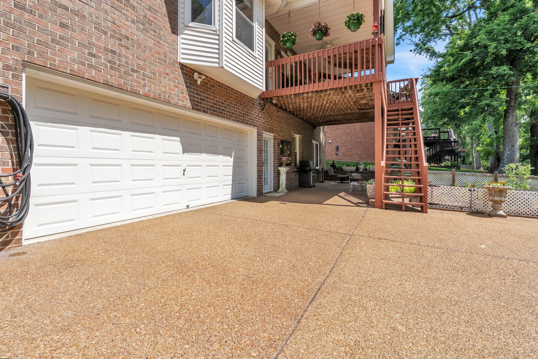 2537 Winder Dr