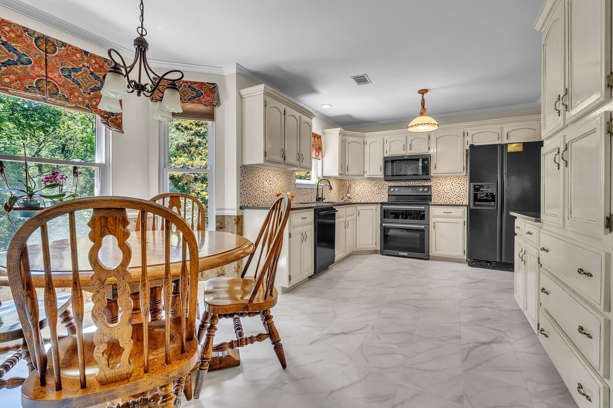 2537 Winder Dr