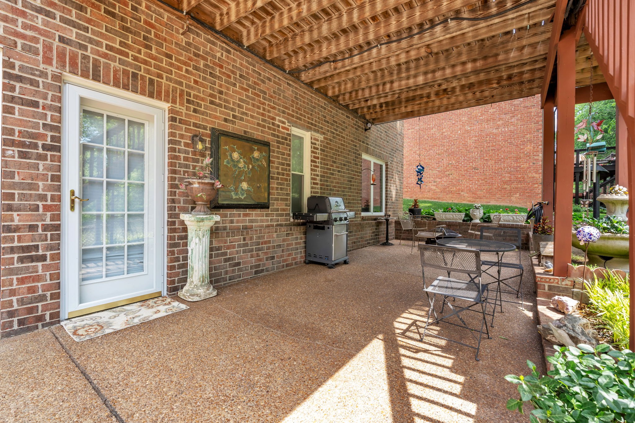2537 Winder Dr