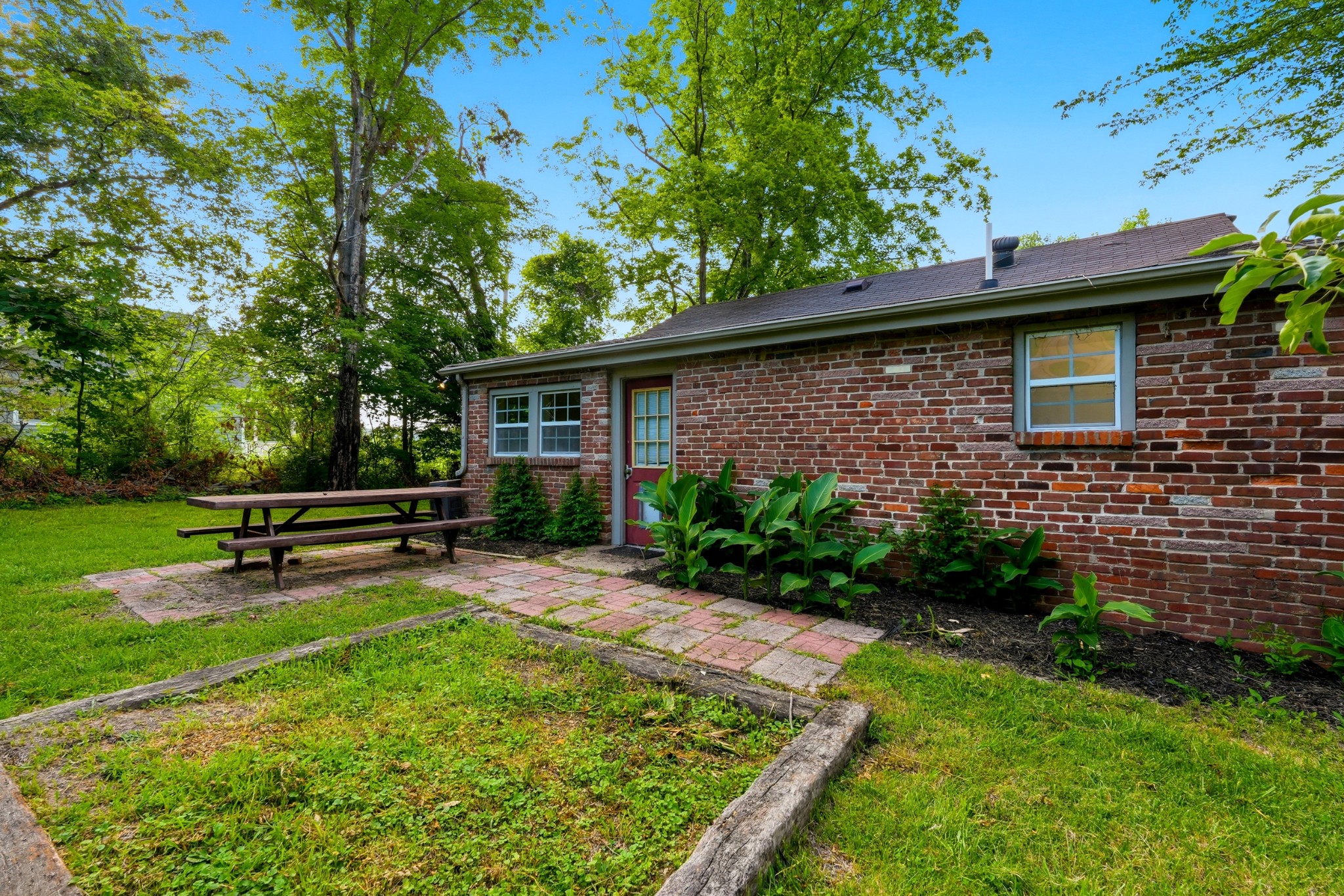 440 W Kingston Springs Rd